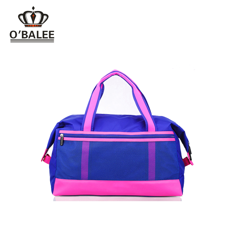 sports duffle bag with Inside zipped pocket and contemporary twist